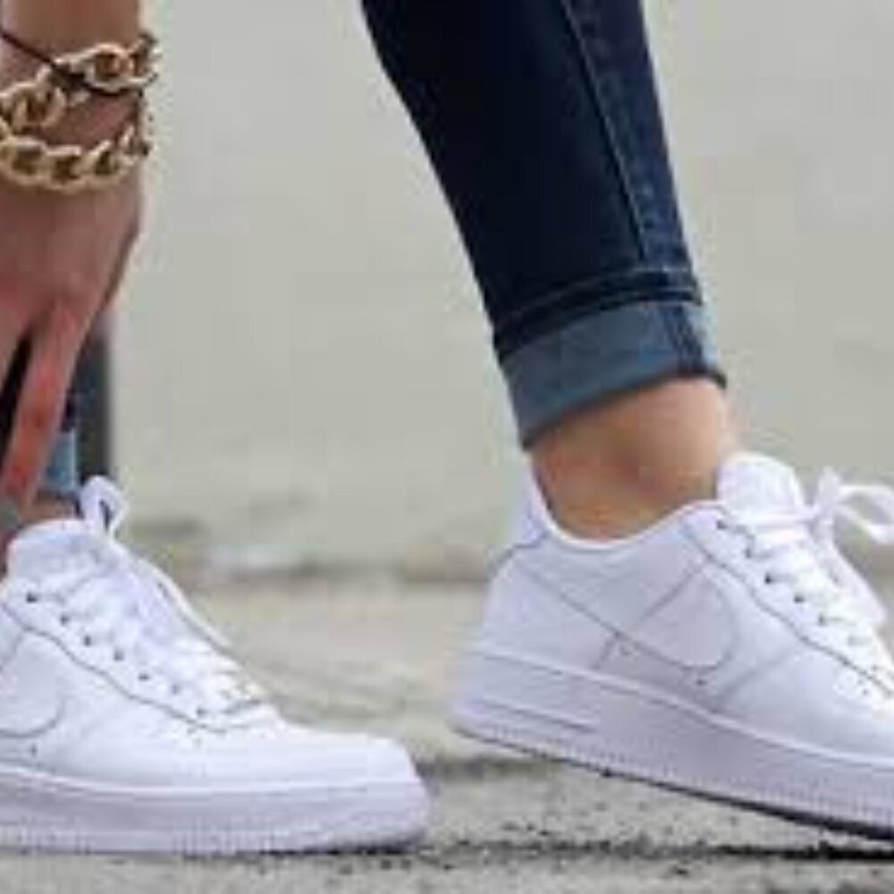 Nike Air Force 1 Low White Women Shoes Size 7.5